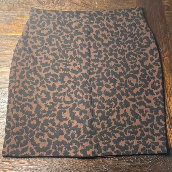 Women’s Animal Print Skirt (0059) - Picture 1 of 3